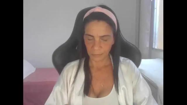 Image 6 of antonellagioiello Stream on Chaturbate on 19 months ago