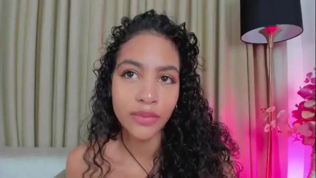 Image 4 of antonellahall_ Stream on Chaturbate on 1 month ago