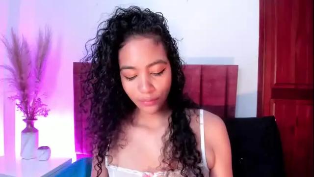 Image 4 of antonellahall_ Stream on Chaturbate on 21 days ago