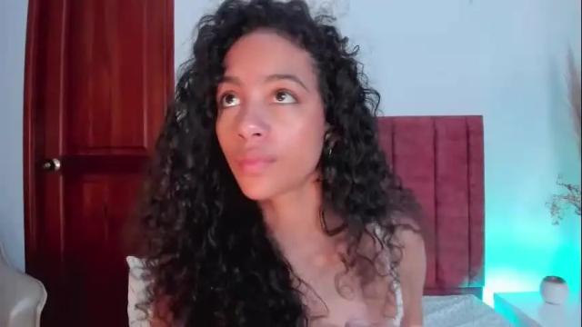 Image 3 of antonellahall_ Stream on Chaturbate on 9 days ago
