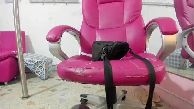 Image 2 of antonellakling_ Stream on Chaturbate on 1 month ago