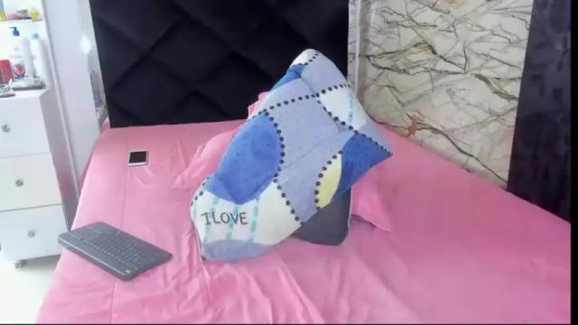 Image 12 of antonellapinkx Stream on Chaturbate on 16 months ago