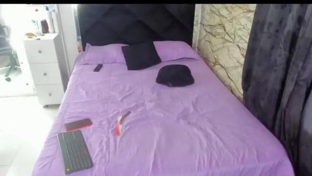 Image 2 of antonellapinkx Stream on Chaturbate on 13 months ago