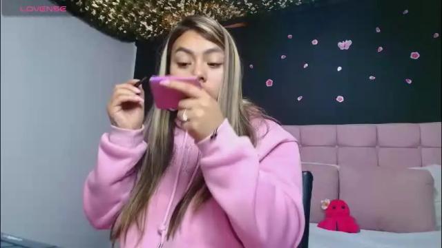 Image 10 of antonellarosss Stream on Chaturbate on 1 month ago