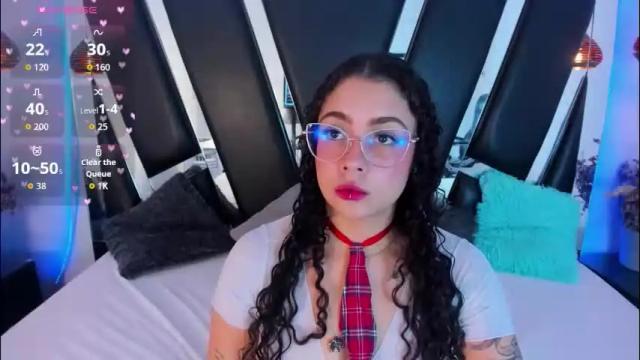Image 2 of antonellepiercee Stream on Chaturbate on 1 month ago