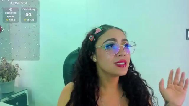 Image 3 of antonellepiercee Stream on Chaturbate on 1 month ago