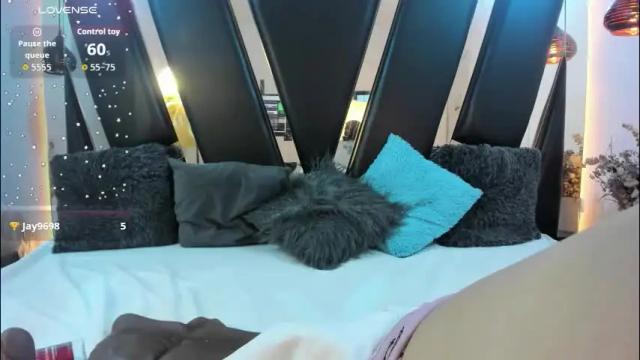 Image 3 of antonellepiercee Stream on Chaturbate on 1 month ago