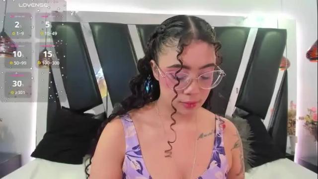 Image 4 of antonellepiercee Stream on Chaturbate on 23 days ago
