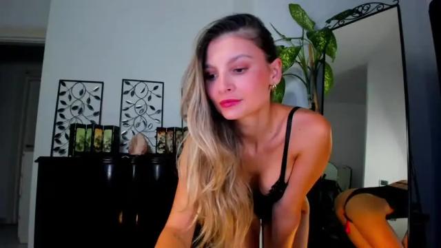 Image 4 of antonia_bella Stream on Chaturbate on 21 months ago