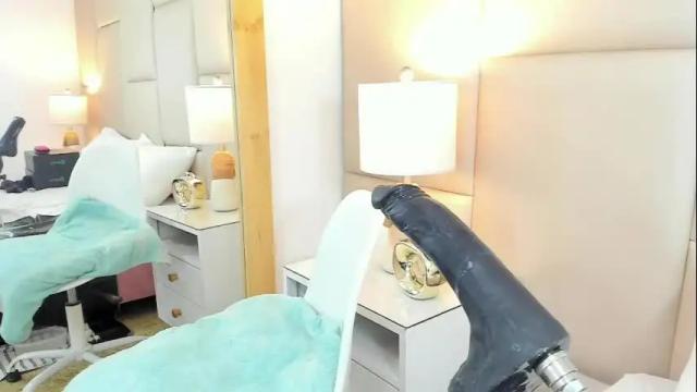 Image 4 of antoniaross Stream on Chaturbate on 2 months ago