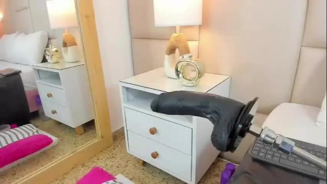 Image 10 of antoniaross Stream on Chaturbate on 1 month ago