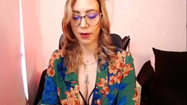 Image 3 of antoniavillamizar Stream on Chaturbate on 1 month ago