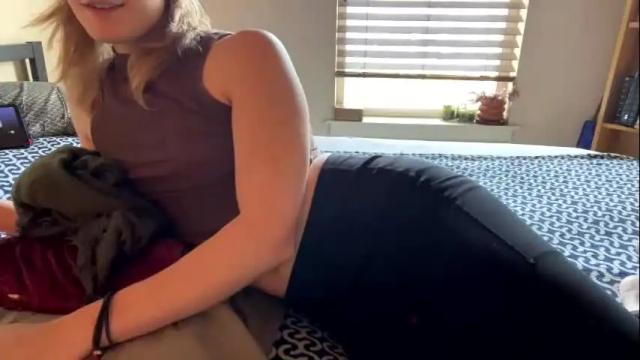 Image 2 of anxietyonline Stream on Chaturbate on 1 month ago