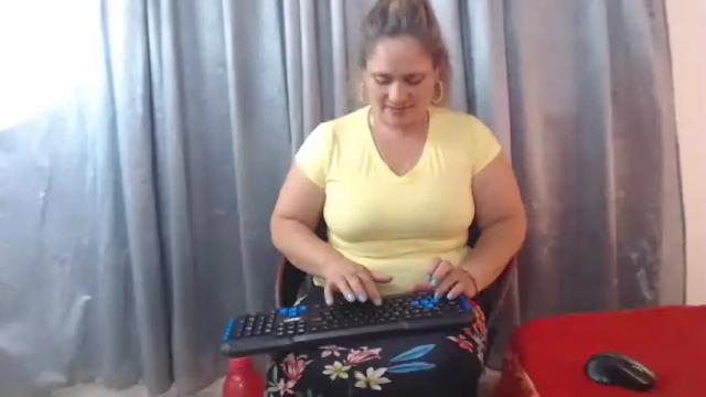 Image 12 of anyelamature Stream on Chaturbate on 13 months ago