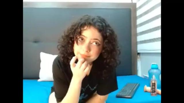 Image 2 of anyly18 Stream on Chaturbate on 15 months ago