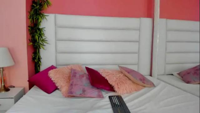 Image 3 of aphril_newt Stream on Chaturbate on 7 months ago