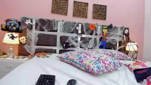 Image 2 of aphriladams Stream on Chaturbate on 19 months ago