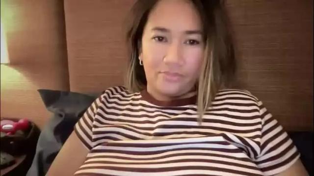 Image 10 of apple_pie_love Stream on Chaturbate on 17 hours ago