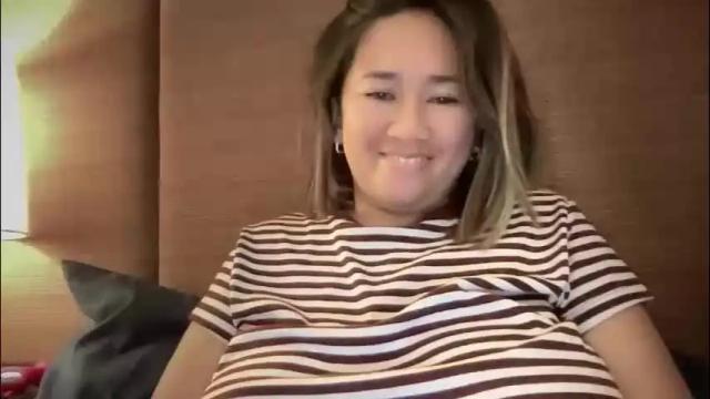 Image 2 of apple_pie_love Stream on Chaturbate on 17 hours ago