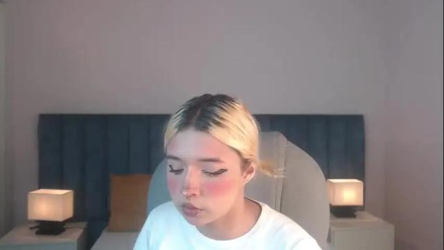 Image 4 of april__bunny Stream on Chaturbate on 2 months ago