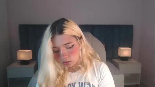 Image 7 of april__bunny Stream on Chaturbate on 2 months ago