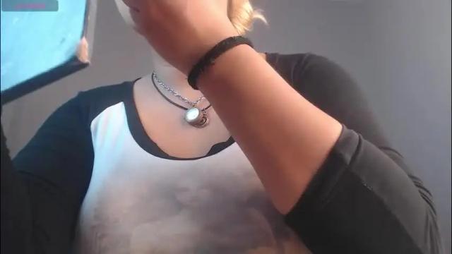 Image 3 of april__bunny Stream on Chaturbate on 2 months ago