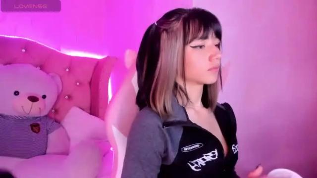 Image 7 of april_bennett Stream on Chaturbate on 12 months ago