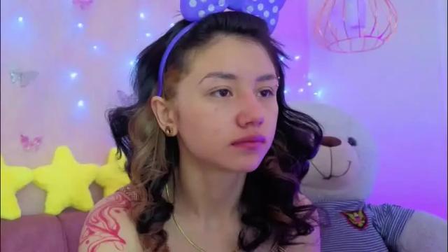 Image 6 of april_bennett Stream on Chaturbate on 19 days ago