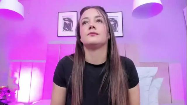 Image 3 of april_bowie Stream on Chaturbate on 28 days ago