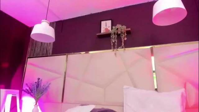 Image 3 of april_bowie Stream on Chaturbate on 1 month ago