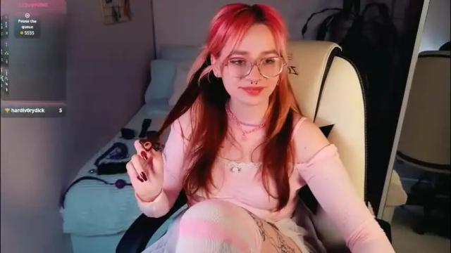 Image 2 of april_coy Stream on Chaturbate on 2 months ago