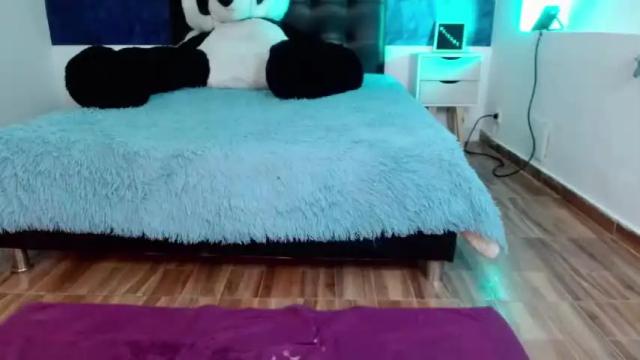 Image 3 of april_dumont Stream on Chaturbate on 13 months ago