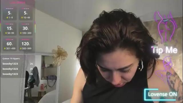 Image 2 of april_dumont Stream on Chaturbate on 1 month ago