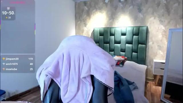 Image 3 of april_dumont Stream on Chaturbate on 1 month ago