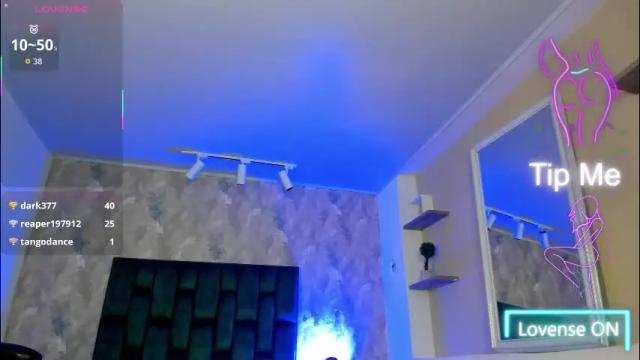 Image 8 of april_dumont Stream on Chaturbate on 29 days ago