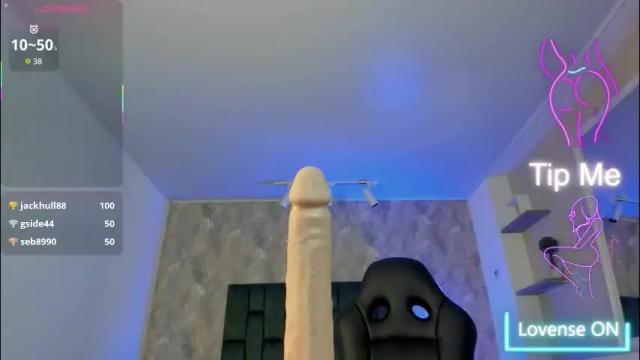 Image 2 of april_dumont Stream on Chaturbate on 21 days ago
