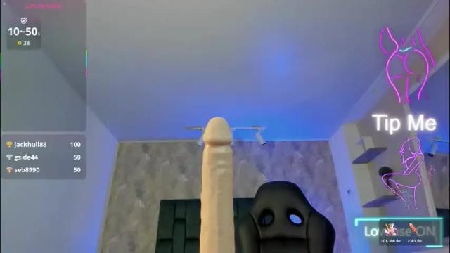 Image 7 of april_dumont Stream on Chaturbate on 21 days ago