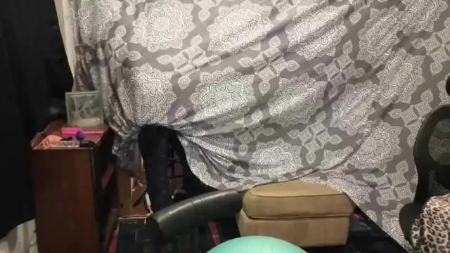 Image 2 of april_show_her Stream on Chaturbate on 13 months ago