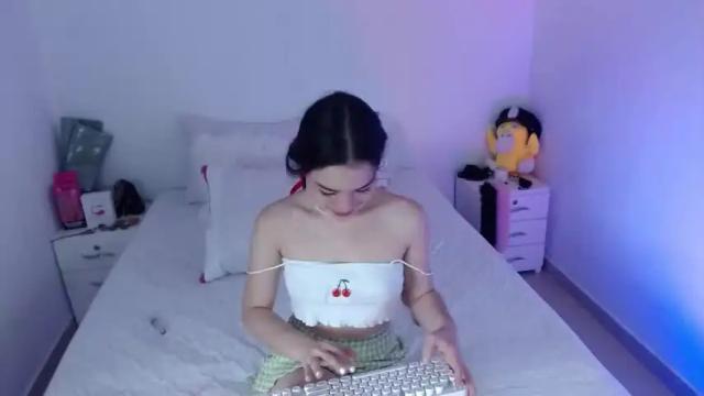 Image 10 of aprildubois_ Stream on Chaturbate on 13 months ago