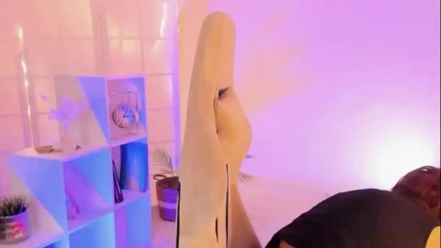 Image 2 of aprill_o_nill Stream on Chaturbate on 1 month ago