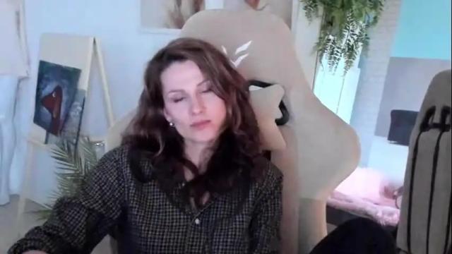 Image 2 of aprill_o_nill Stream on Chaturbate on 2 days ago