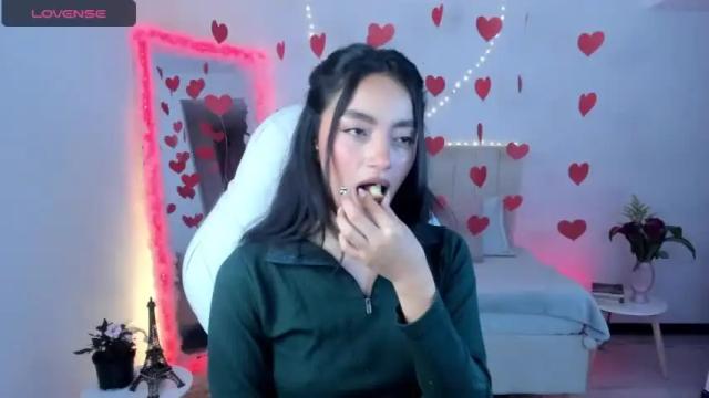 Image 6 of aprillholly Stream on Chaturbate on 20 months ago