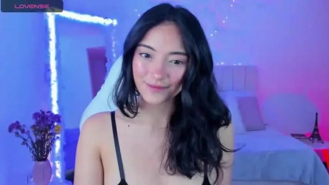 Image 3 of aprillholly Stream on Chaturbate on 19 months ago