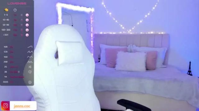 Image 10 of aprillholly Stream on Chaturbate on 19 months ago