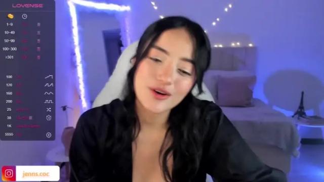 Image 11 of aprillholly Stream on Chaturbate on 19 months ago