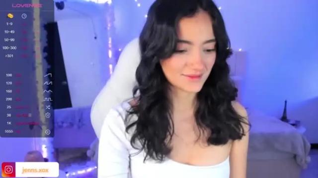 Image 6 of aprillholly Stream on Chaturbate on 18 months ago