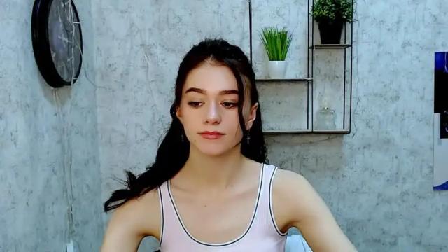 Image 2 of aprillswift_ Stream on Chaturbate on 15 months ago