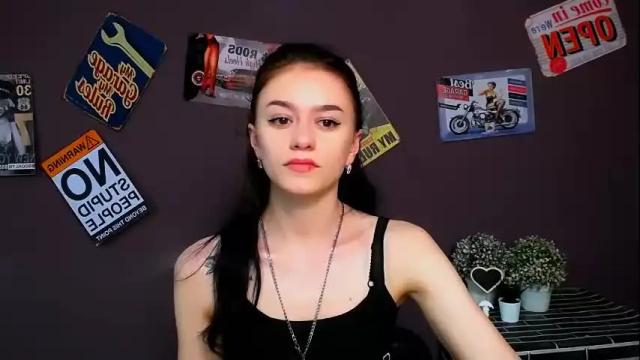 Image 2 of aprillswift_ Stream on Chaturbate on 10 days ago