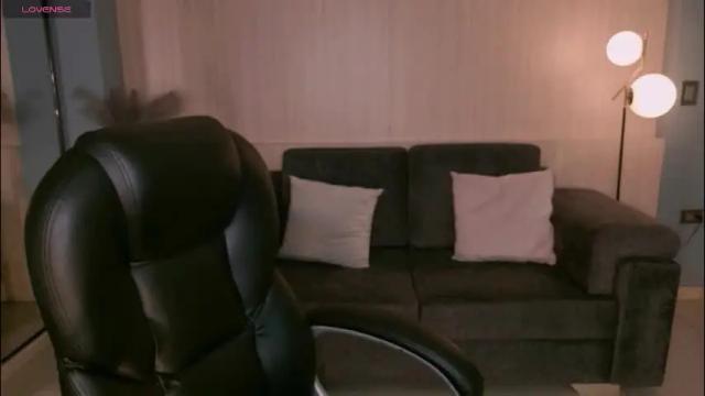 Image 2 of aprilrhodes_ Stream on Chaturbate on 1 month ago