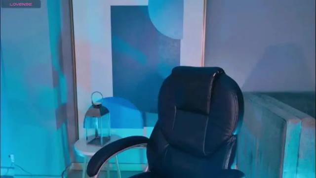 Image 2 of aprilrhodes_ Stream on Chaturbate on 1 month ago